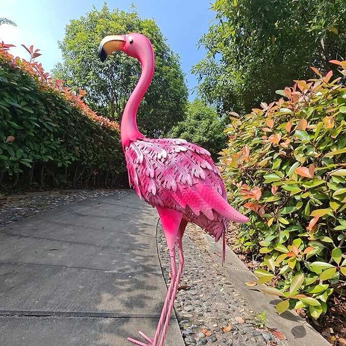 QNGCOLRCY Garden Statues Flamingo Sculptures Metal Yard Art, Pink Bird Art Outdoor Backyard Decor Patio Lawn Porch Ornament Flamingo Yard Decoration (Pink with White)