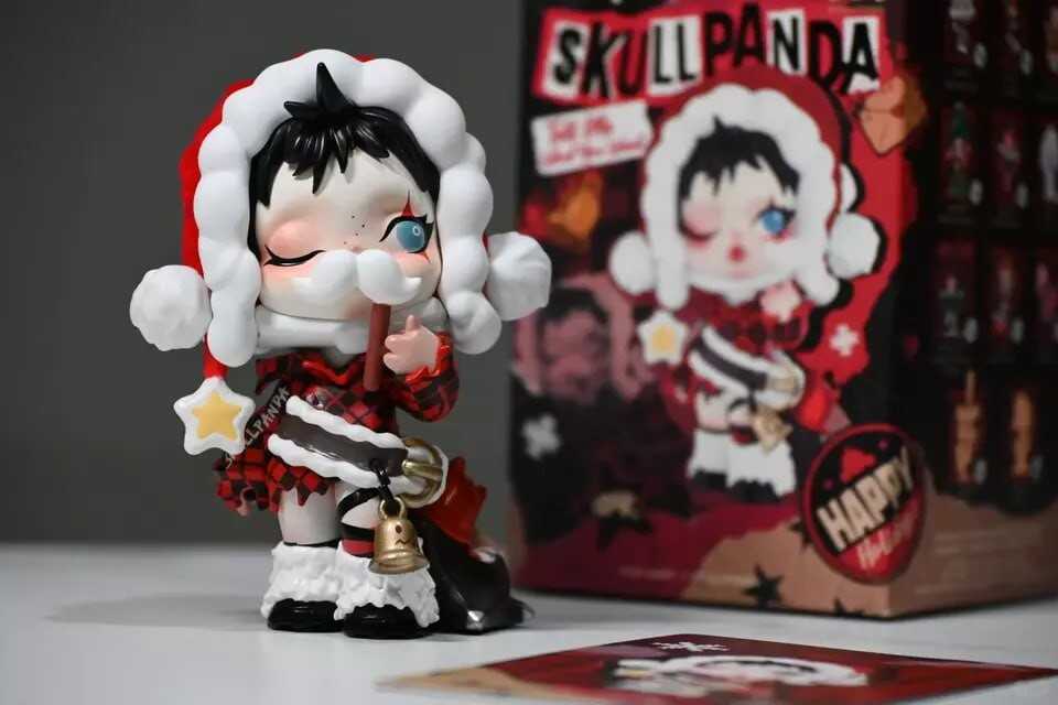 POP MART SKULLPANDA Time To Wish Confirmed Christmas Figures - Still on the Job