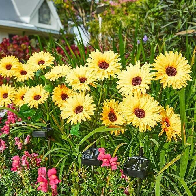 4 Pack Solar Lights Outdoor Garden Decor, Upgraded Outdoor Solar Garden Lights with 16 Glowing Daisy Flowers & Stems, Waterproof Auto ON/Off Solar Flowers Lights for Outside Garden Yard Patio