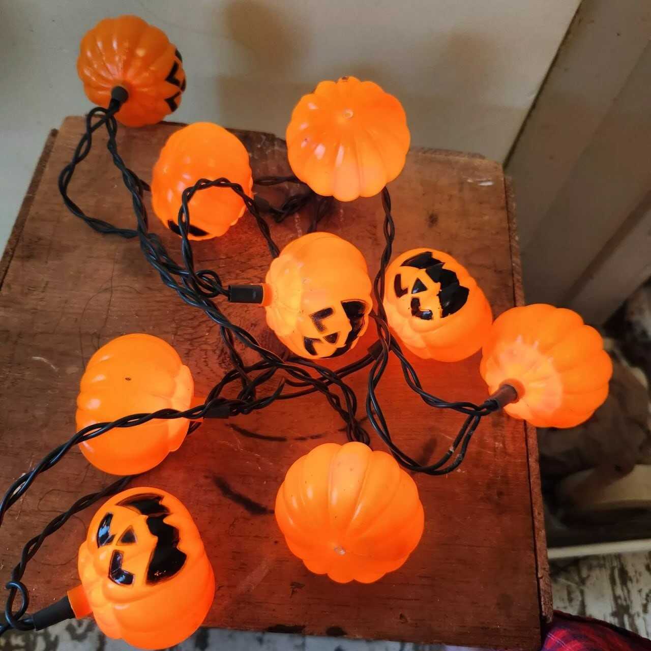 Halloween Vintage jack 'o' lantern 10 pumpkin string of lights 1990s spooky szn