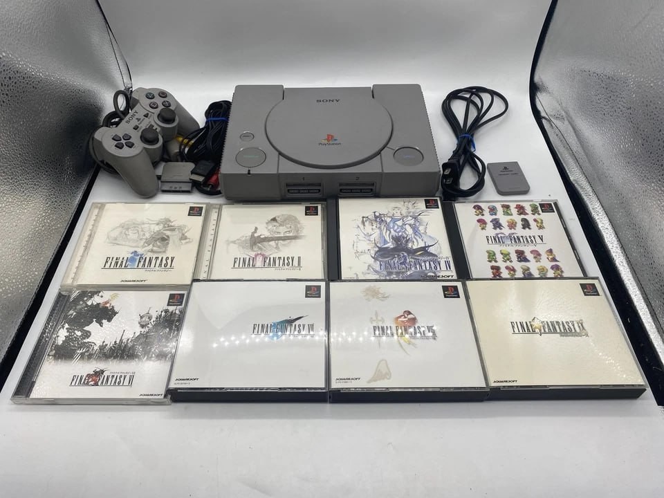 PlayStation 1 PS1 Console w/ FINAL FANTASY 1 2 4 5 6 7 8 9 set SCPH-7000 JP Ver.